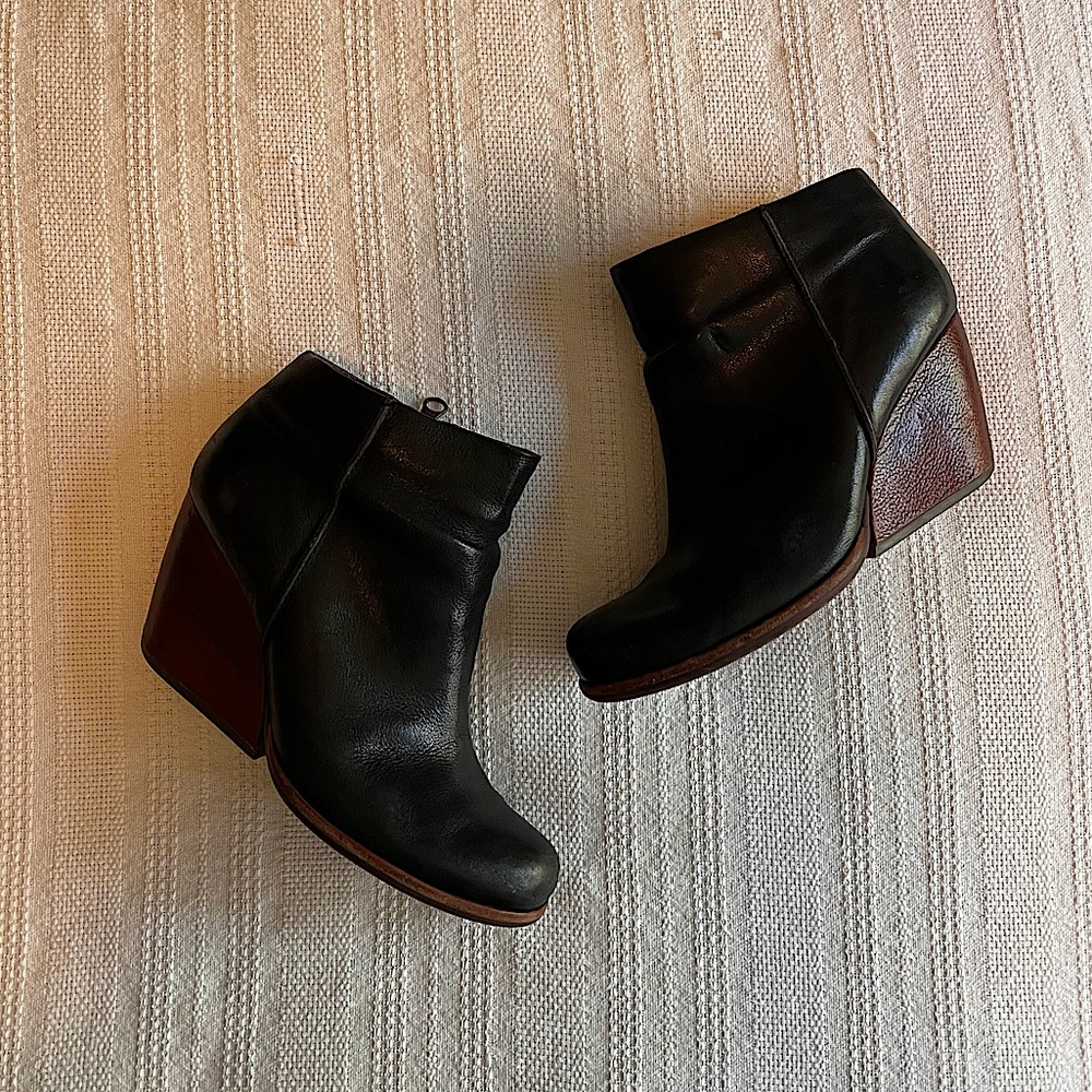 Korkease Natalya 3” Leather Wedge Bootie Women’s 8 / 38